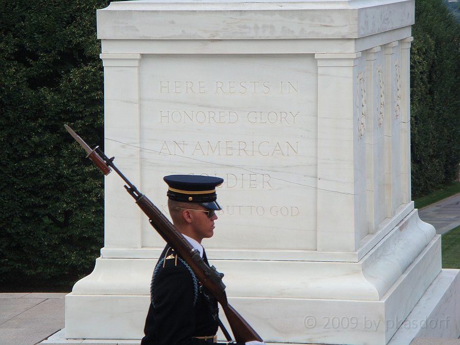 Washington DC [2009 July 02] 058.JPG - Scenes from Arlington National Cemetery.